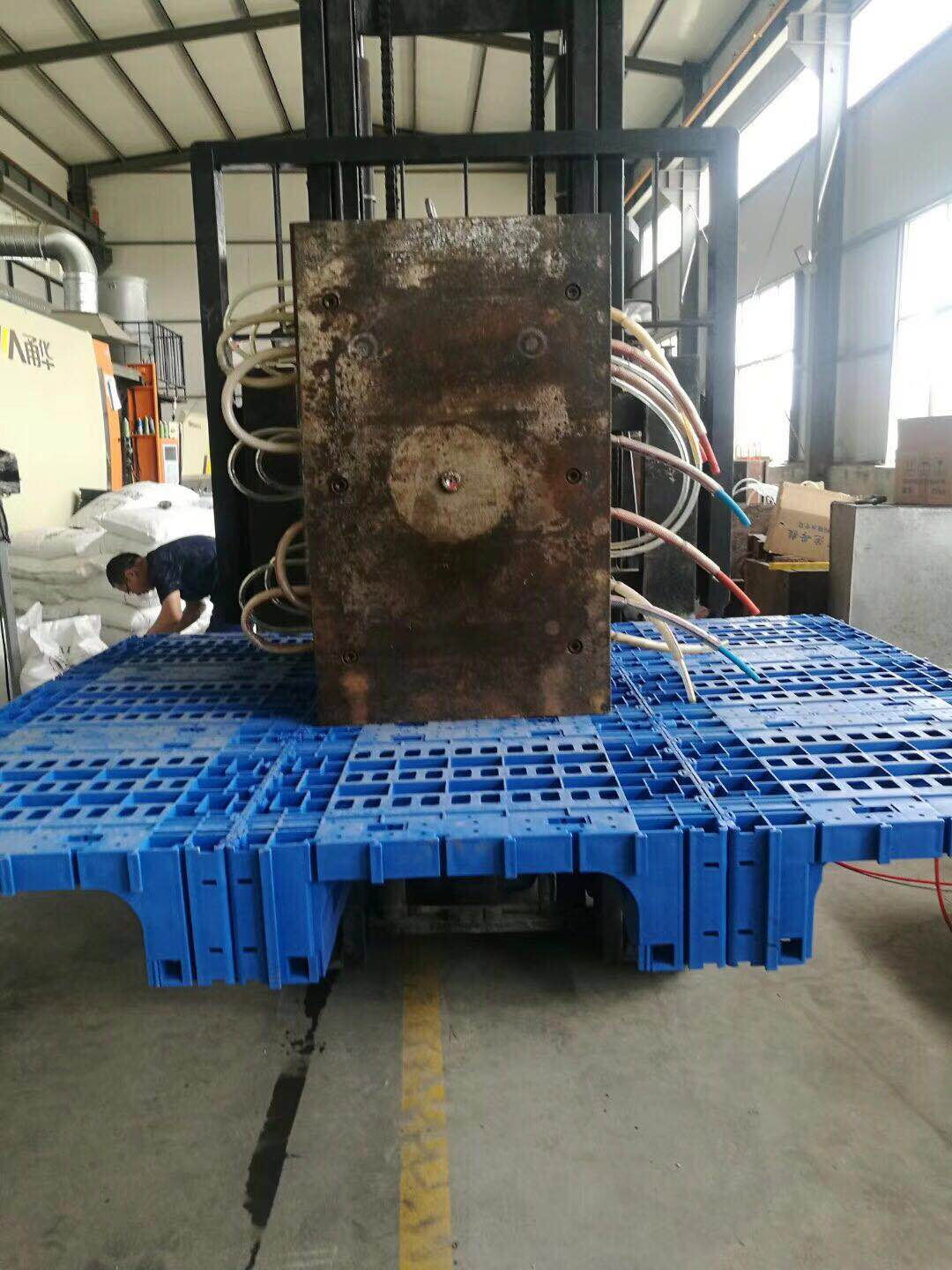 HDPE Open Deck Three Runners Splicing Type Plastic Pallet